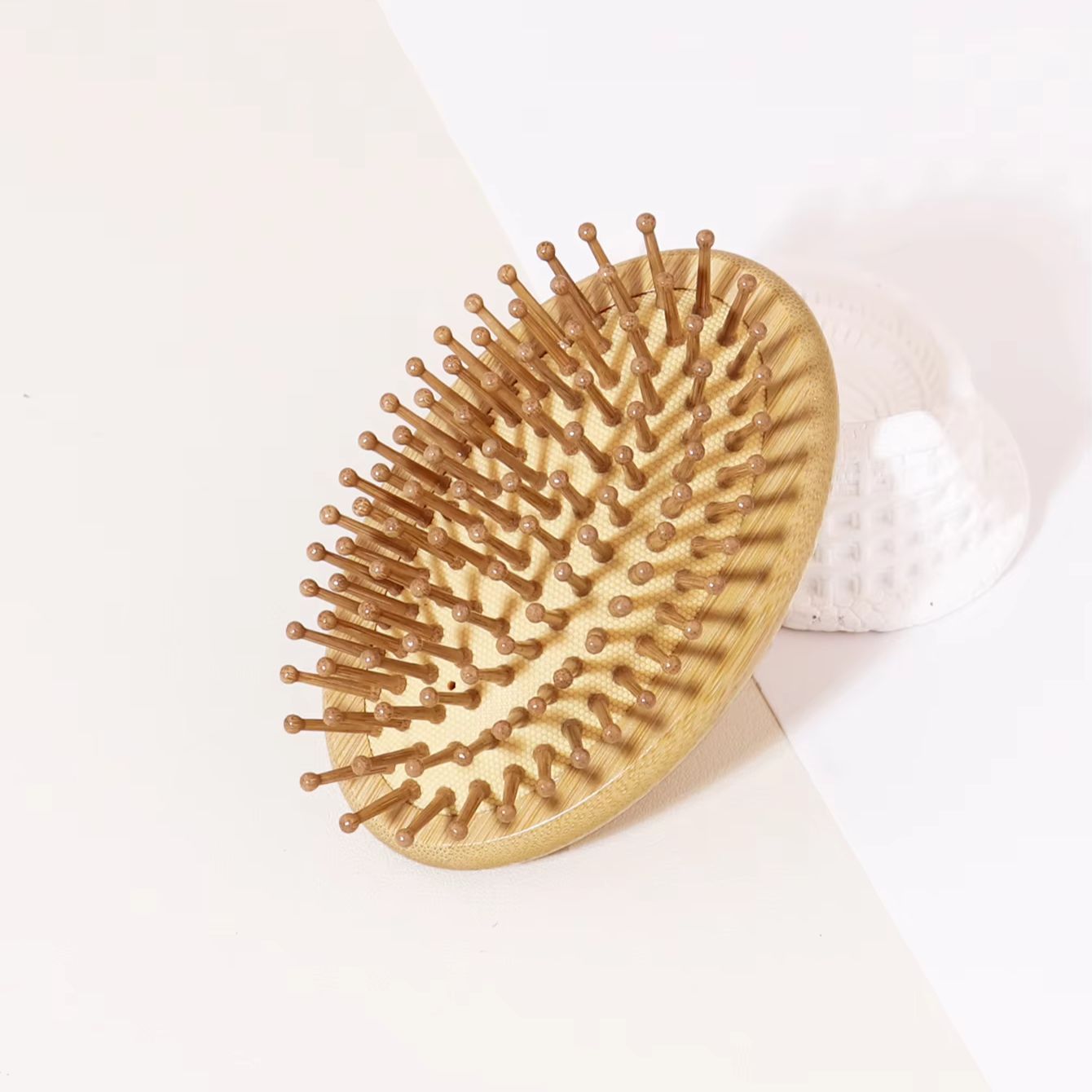 Bamboo Hair Brush - แปรงไม้ไผ่ 1 ชิ้น ป้องกันไฟฟ้าสถิตย์ แปรงนวดหนังศีรษะ ลดการหลุดร่วงของเส้นผม