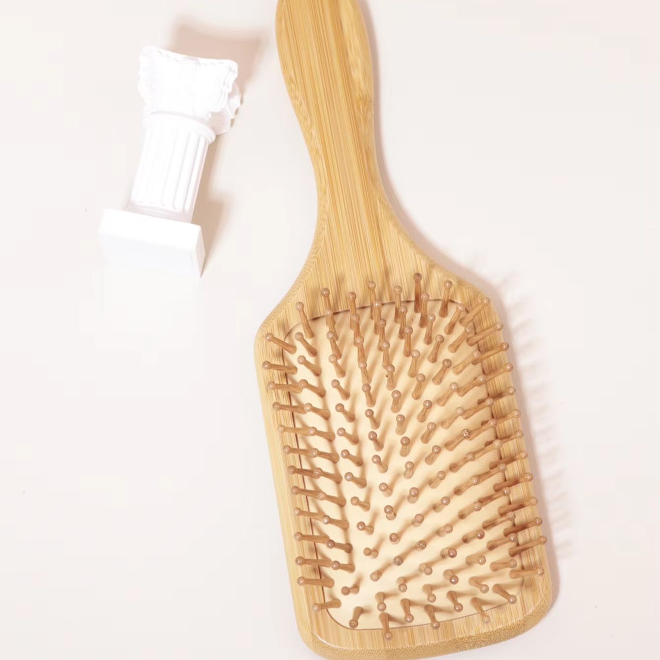 หวีไม้ไผ่ธรรมชาติแบบมีเบาะลม ด - Bamboo Hair Brush บทวิจารณ์และราคา